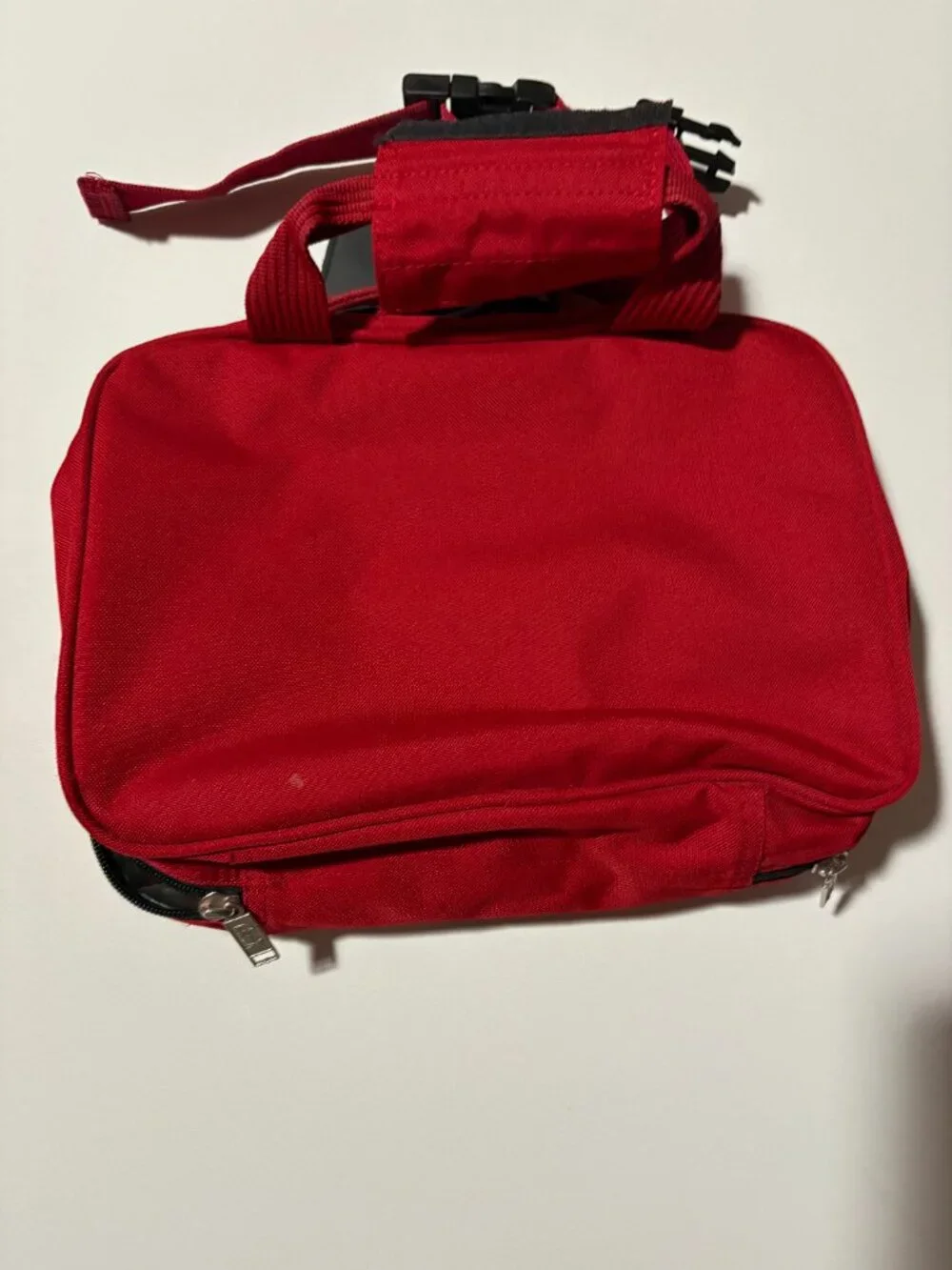 Ricardo Beverly Hills Red Travel Cosmetic Train Case Makeup Organizer Bag